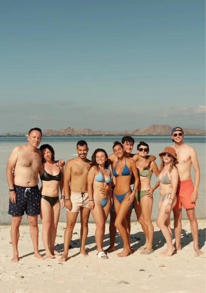 DMB Indonesia Tour DMB Indonesia Tour: Luxury Indonesia Tour & Bespoke Travel Home DMB INDONESIA TOUR